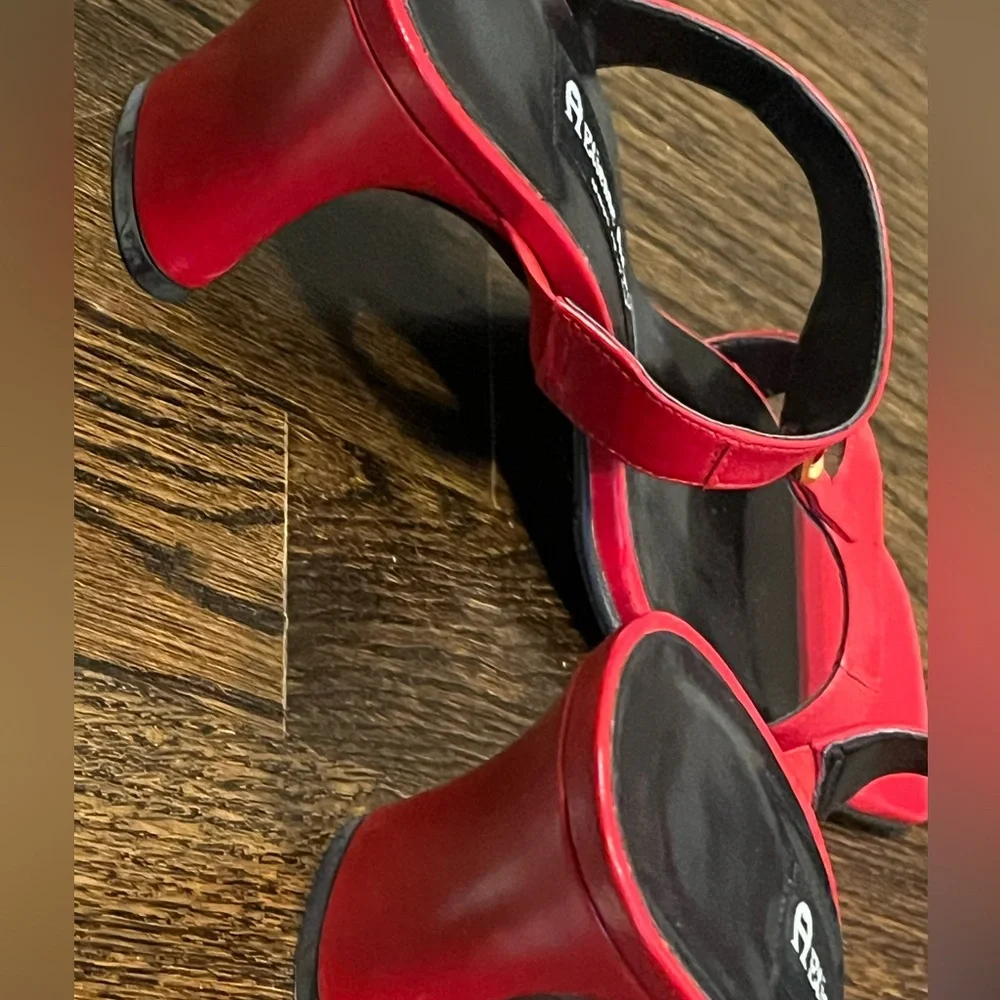 cute Red SZ 6 Etienne Aigner (never worn) - Picture 5 of 10